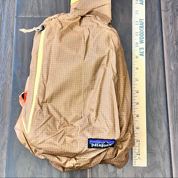 New with Tag Patagonia lightweight sling backpack 8L - Picture 2 of 11